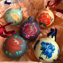 Hand Painted Floral Baubles & Fizz Workshop